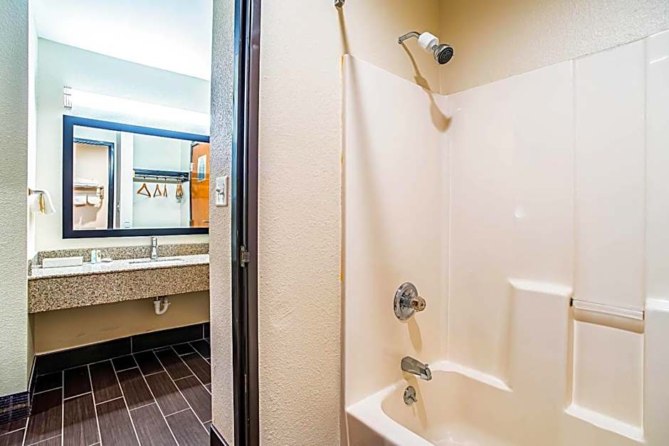Quality Inn Carbondale University area
