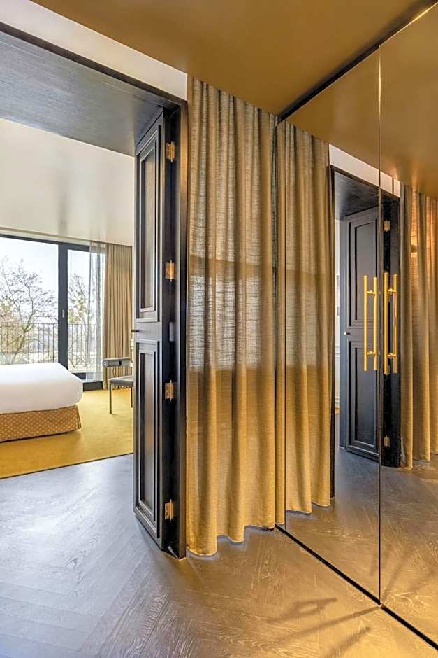 Roomers Munich, Autograph Collection by Marriott