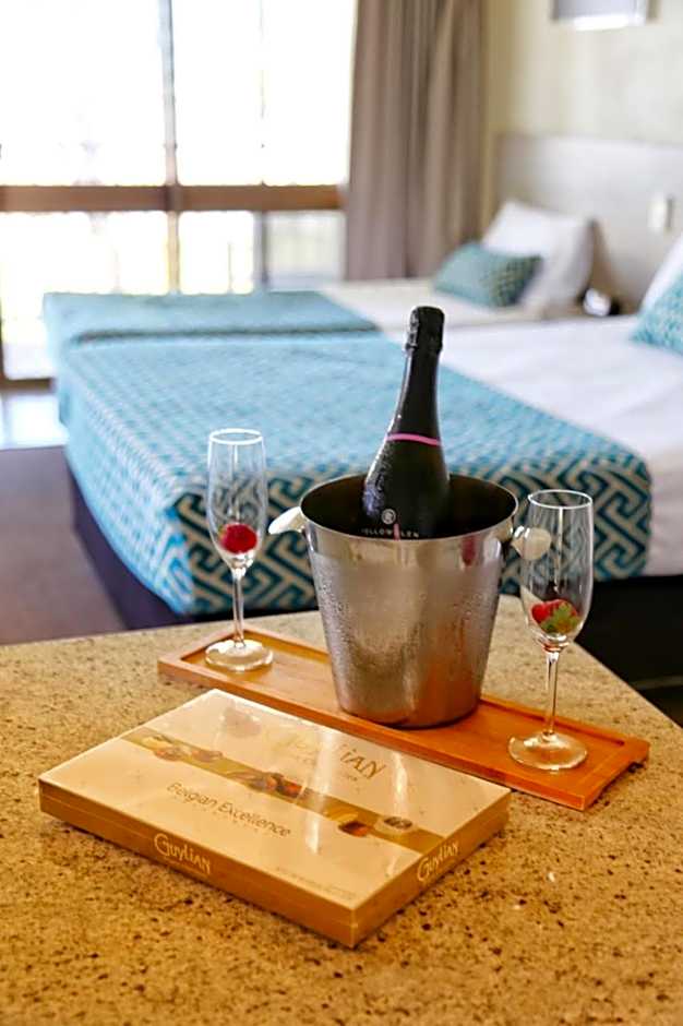 Sarina Beach Motel