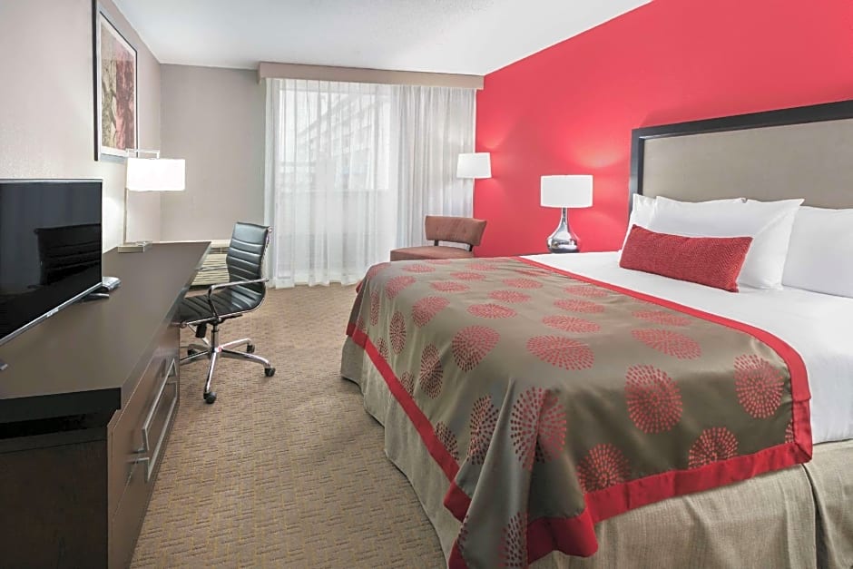 Ramada by Wyndham Texarkana