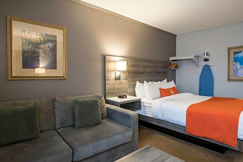 Amsterdam Inn & Suites, an Ascend Collection Hotel
