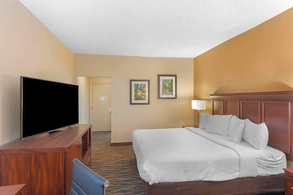 Best Western Plus Russellville Hotel & Suites