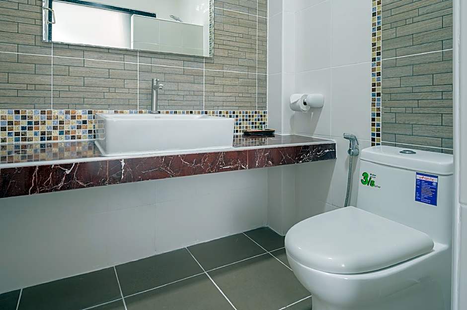 C2U Hotel Uthai Thani