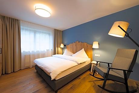 Two-Bedroom Apartment with Balcony
