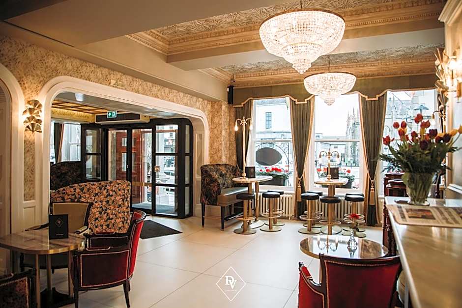 Westenra Arms Hotel
