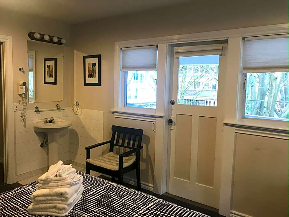 Cambie Lodge