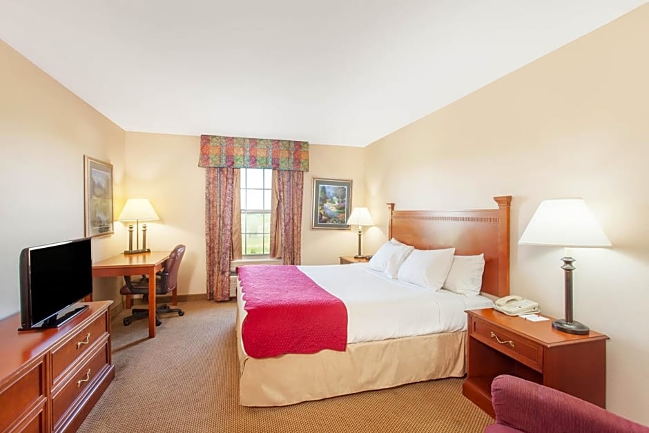 Ramada by Wyndham Sparta/At Speedway
