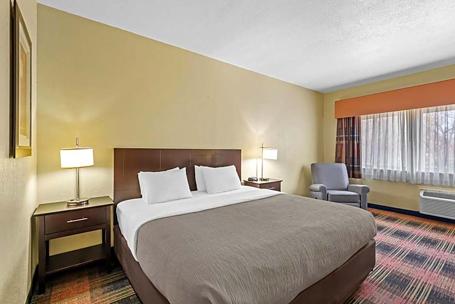 Quality Inn & Suites Des Moines Airport