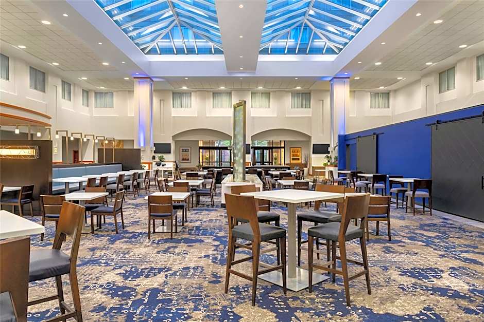 Embassy Suites By Hilton Hotel Boston At Logan Airport