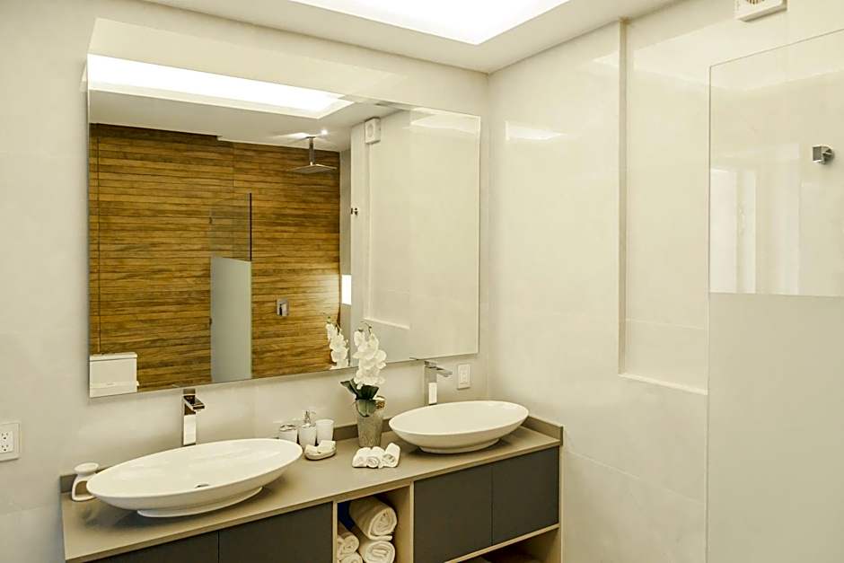 Fabulous & Exclusive Apartments With Sea View Pool BBQ Garden