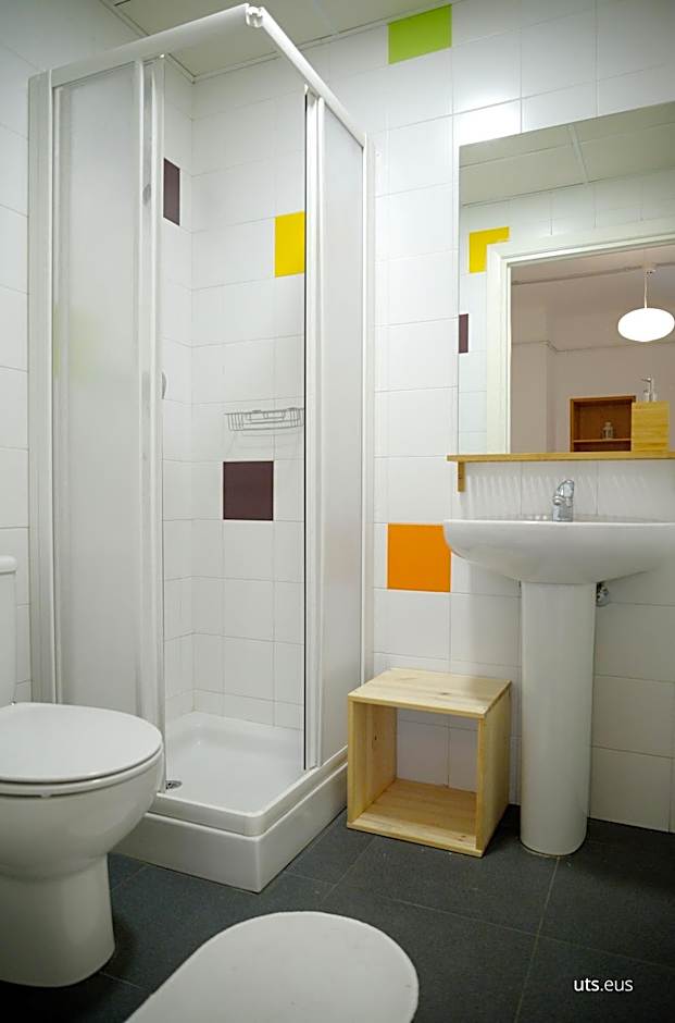 ABARAXKA HOSTEL Disfruta la Vía Verde del Urola hasta la Playa - Naturaleza Montañas y Riqueza Cultural