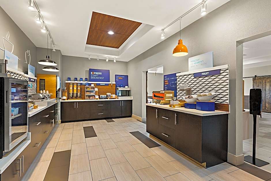Holiday Inn Express Hotel and Suites Okmulgee By IHG