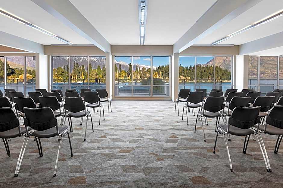 Crowne Plaza Queenstown By IHG