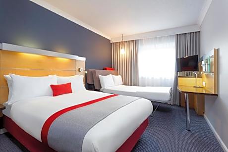 Standard Double Room with Sofa Bed and Free Hot Breakfast