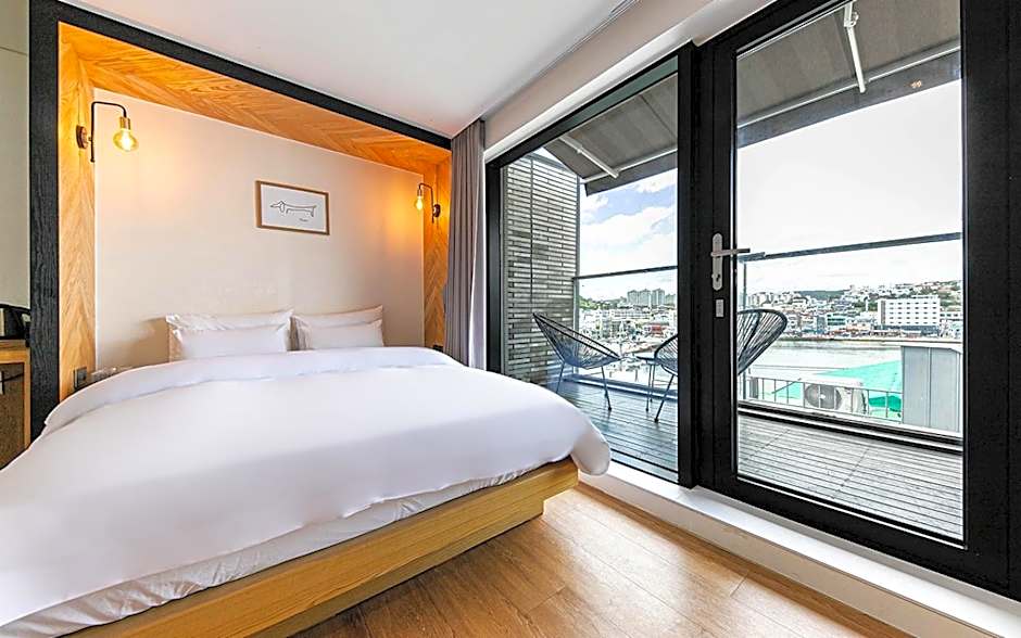 Tongyeong Hangnam Brown Dot