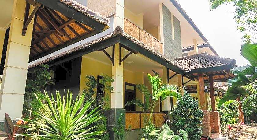 Hotel Mahkota Plengkung