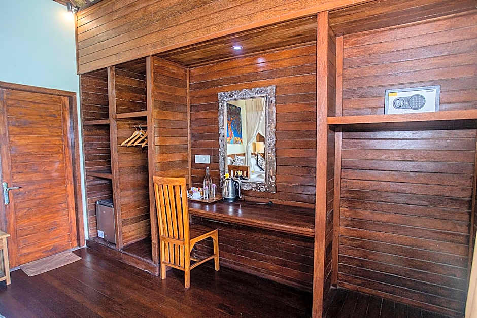 D'Muncuk Huts Lembongan