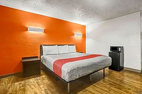 King Room - Disability Access - Non-Smoking