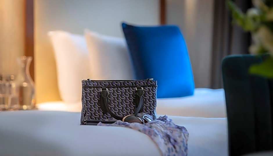 Eyre Square Hotel