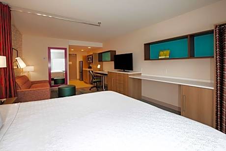 1 King Bed Studio Suite Nonsmoking