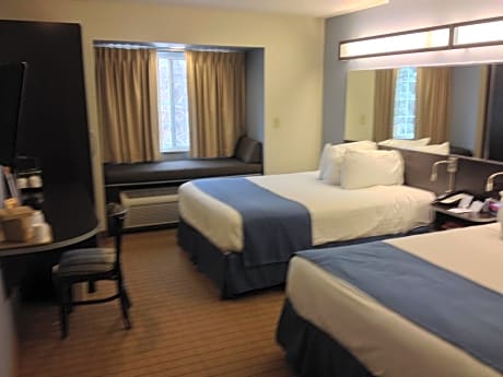 2 Queen Bed, Mobility/Hearing Accessible Room, Roll-In Shower, Non-Smoking