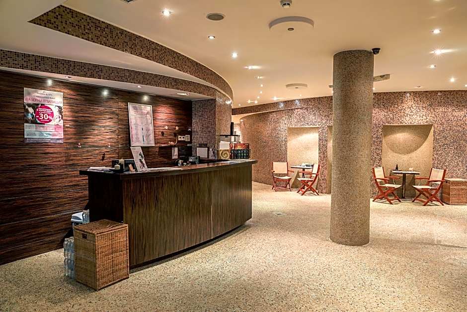 Cosmopolitan Hotel & Wellness