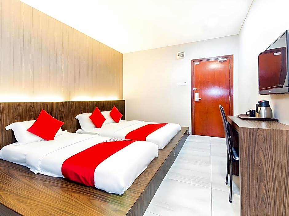 Super OYO 340 Comfort Hotel