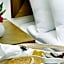 Tugcu Hotel Select