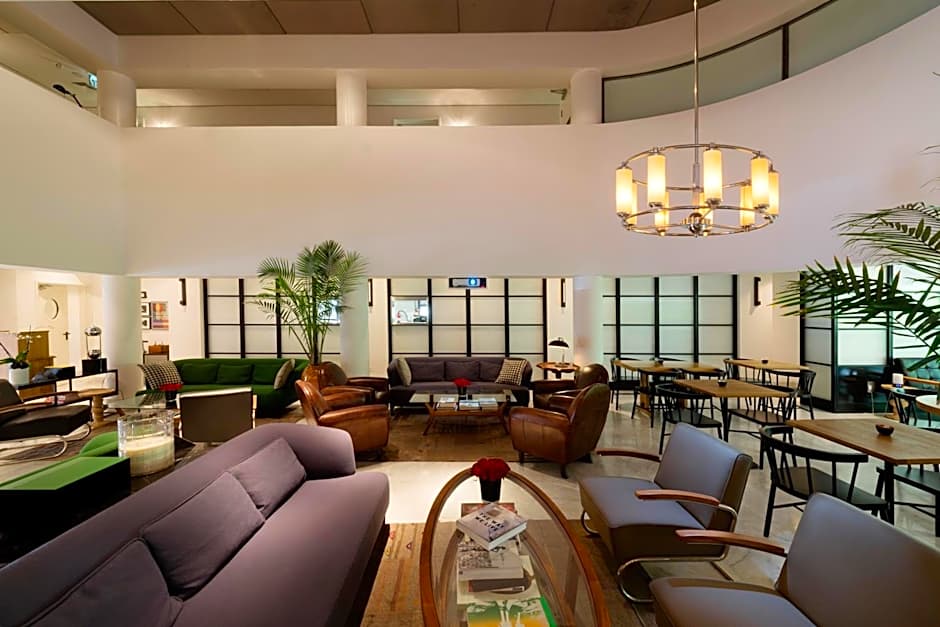 Lily & Bloom Boutique Hotel