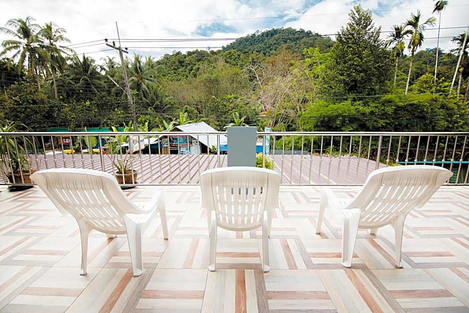 Khaosok Secret Hostel