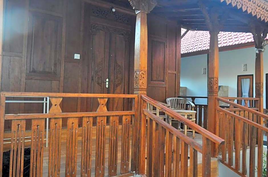 Bagoesfull Homestay