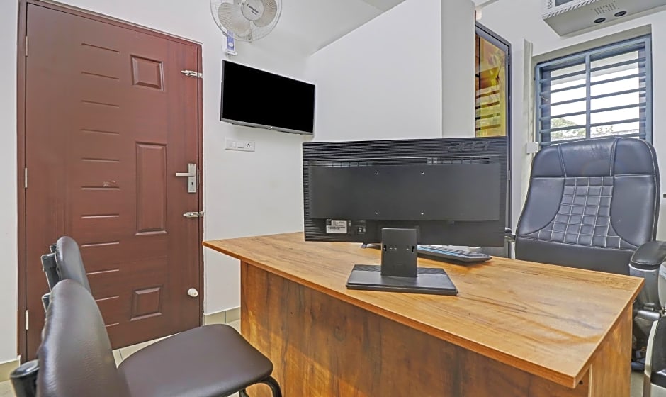 Treebo Nirupama Apartment, 750 M From Aluva Railway Station