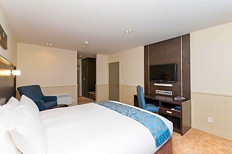 Superior Interconnecting Room