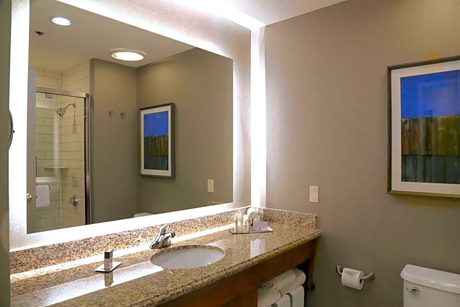 DoubleTree by Hilton Rockland, MA