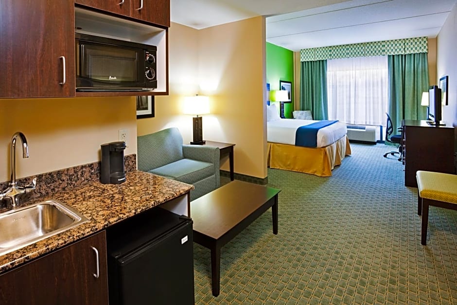 Holiday Inn Express Hotel & Suites Newport South, an IHG Hotel