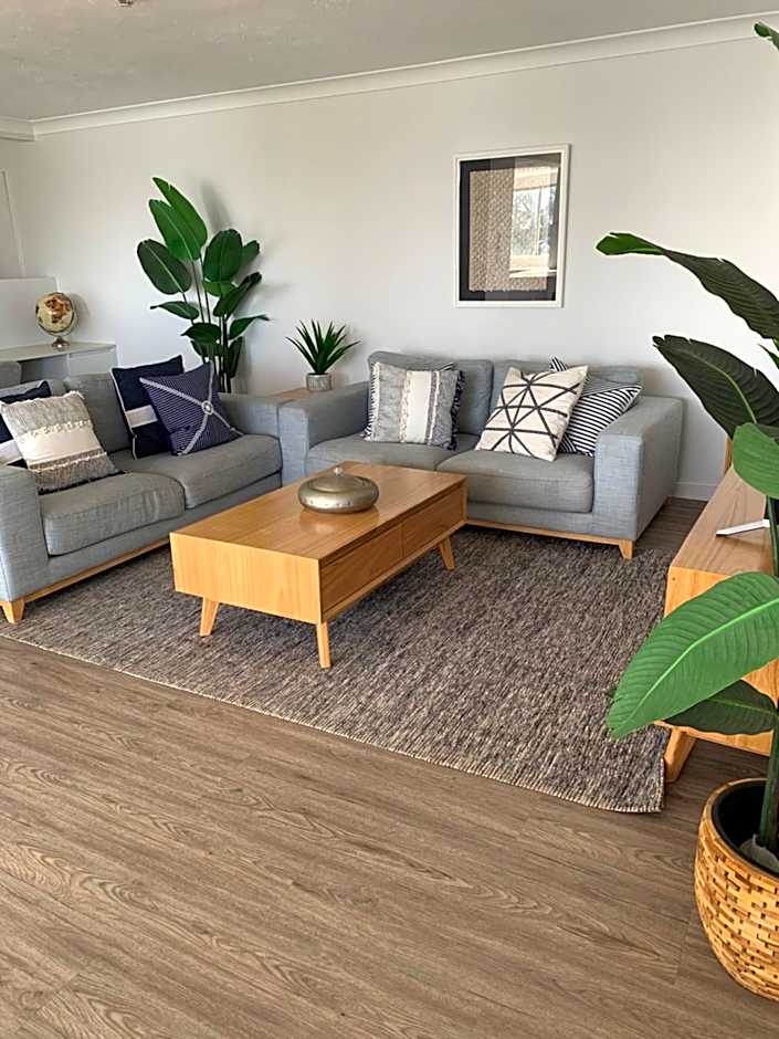 Pacific Regis Beachfront Holiday Apartments