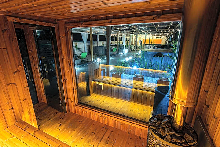 Old Tree Village & Restaurant