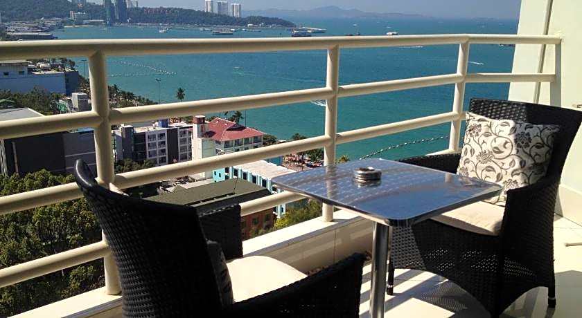 View Talay 6 Pattaya Beach Condominium by Honey