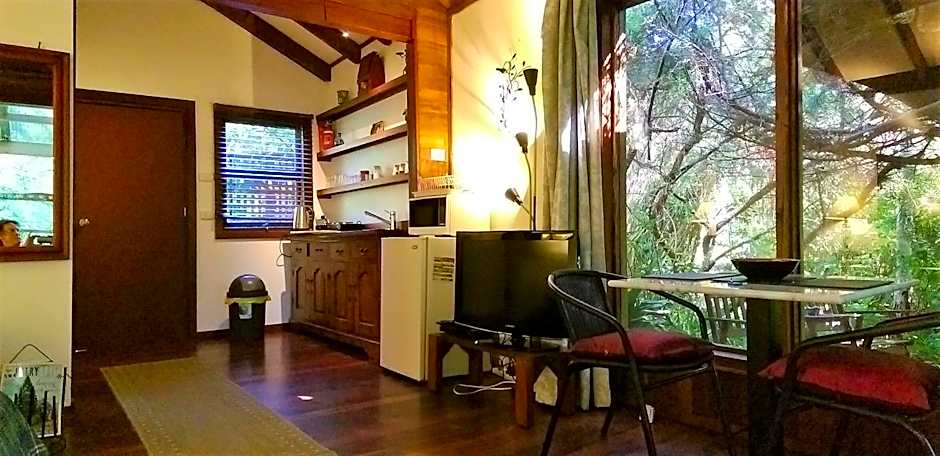 Black Cockatoo Lodge