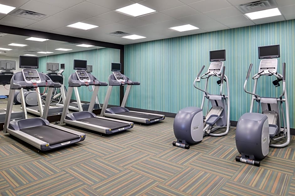 Holiday Inn Express & Suites Kansas City - Lees Summit By IHG