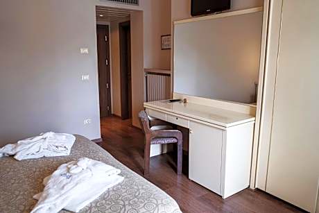 Double or Twin Room with Spa Access