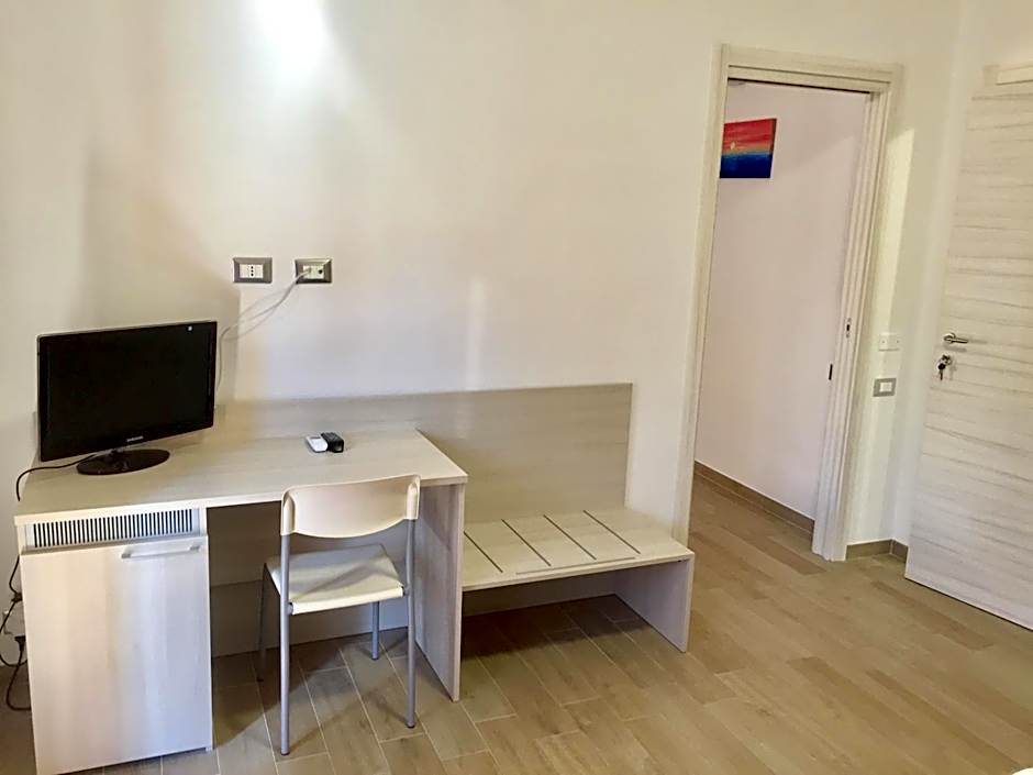 Il Viaggiatore Via Rimini Serapo