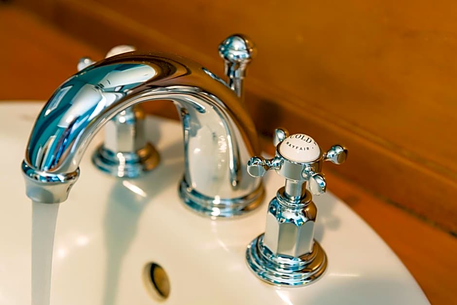 Arcadia Lodge Russell