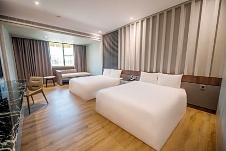 Standard Twin Room - Check-In After 06:00 PM, Parking Included