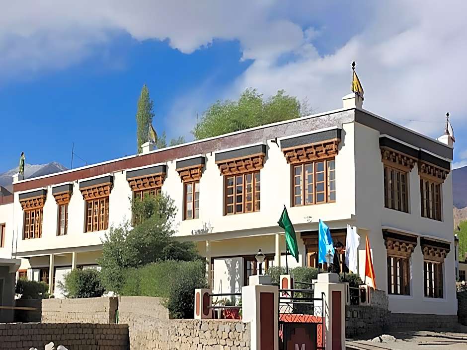 Hotel Mahay Palace