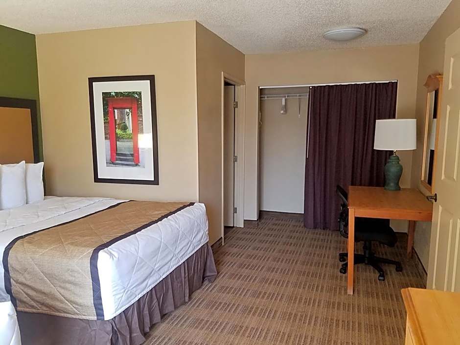 Extended Stay America Suites - Kansas City - Overland Park - Nall Ave.