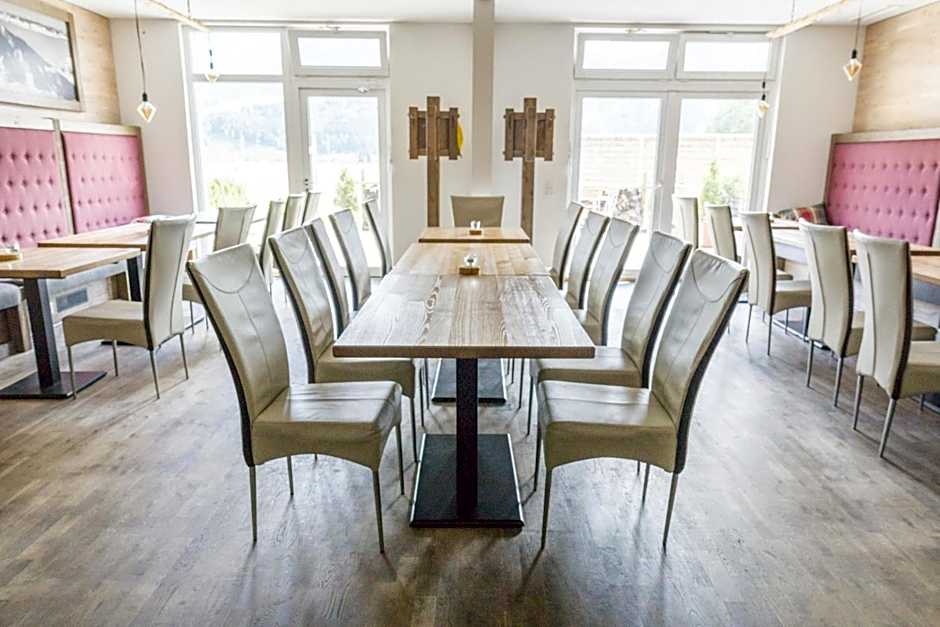 Praga Apartments & Restaurant Zell am See-Kaprun