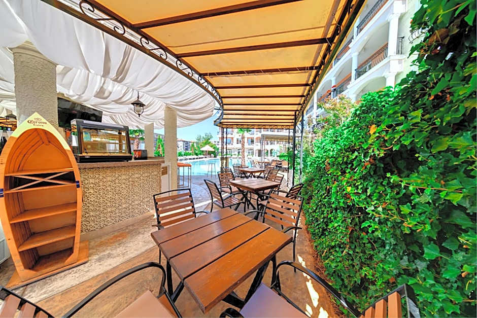 Avenue Deluxe Hotel
