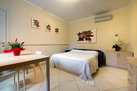 Studio (2 Adults) - Ground Floor