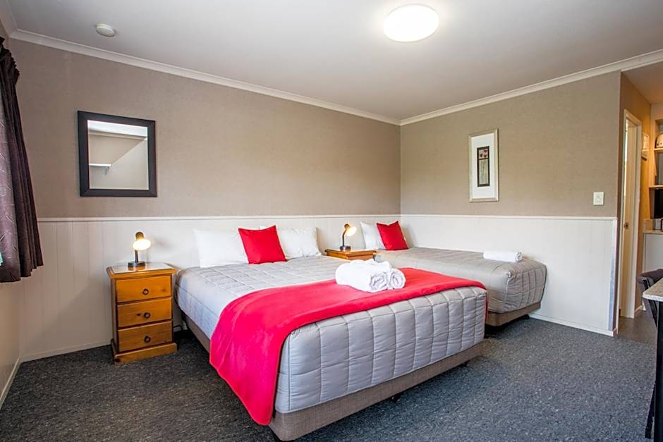 Te Anau Top 10 Holiday Park and Motels